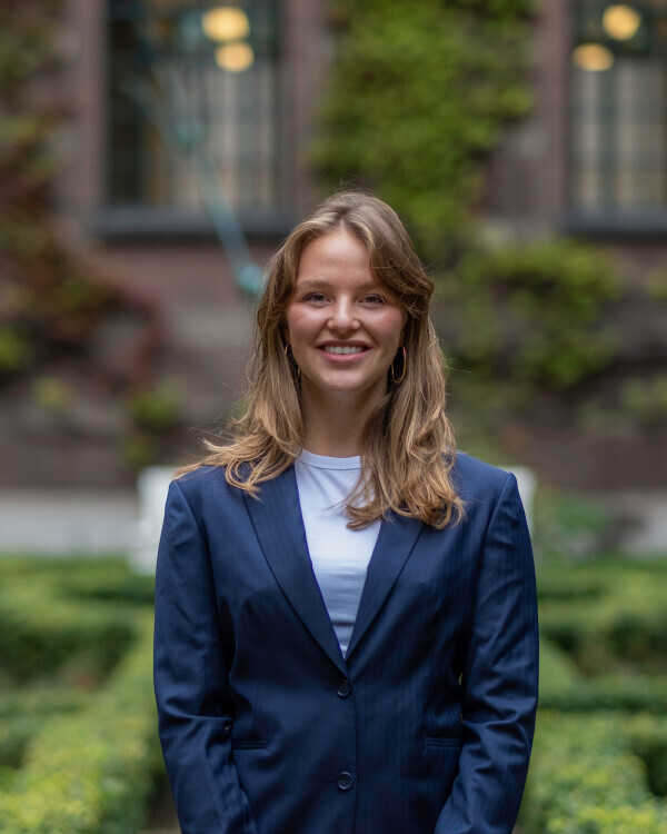 Julia op den Akker